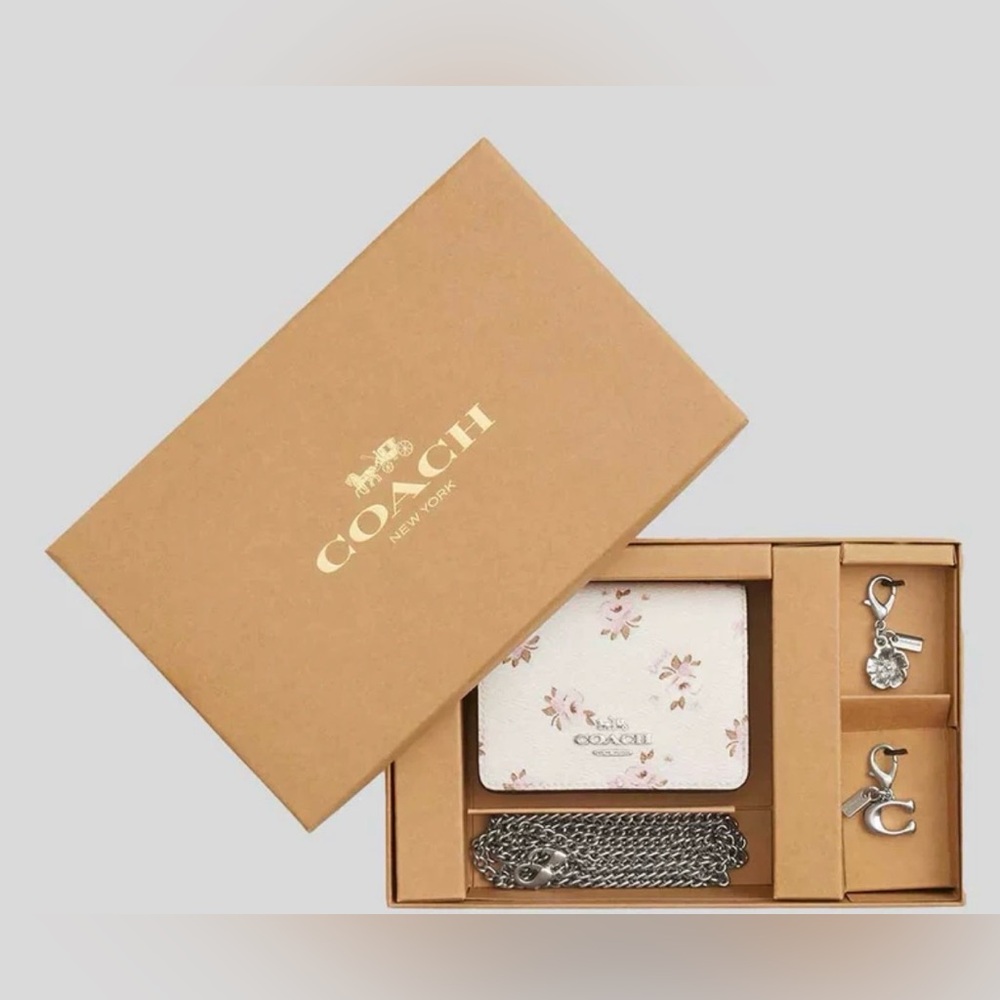 NWT Coach Boxed Mini Wallet On A Chain With Floral Print charms